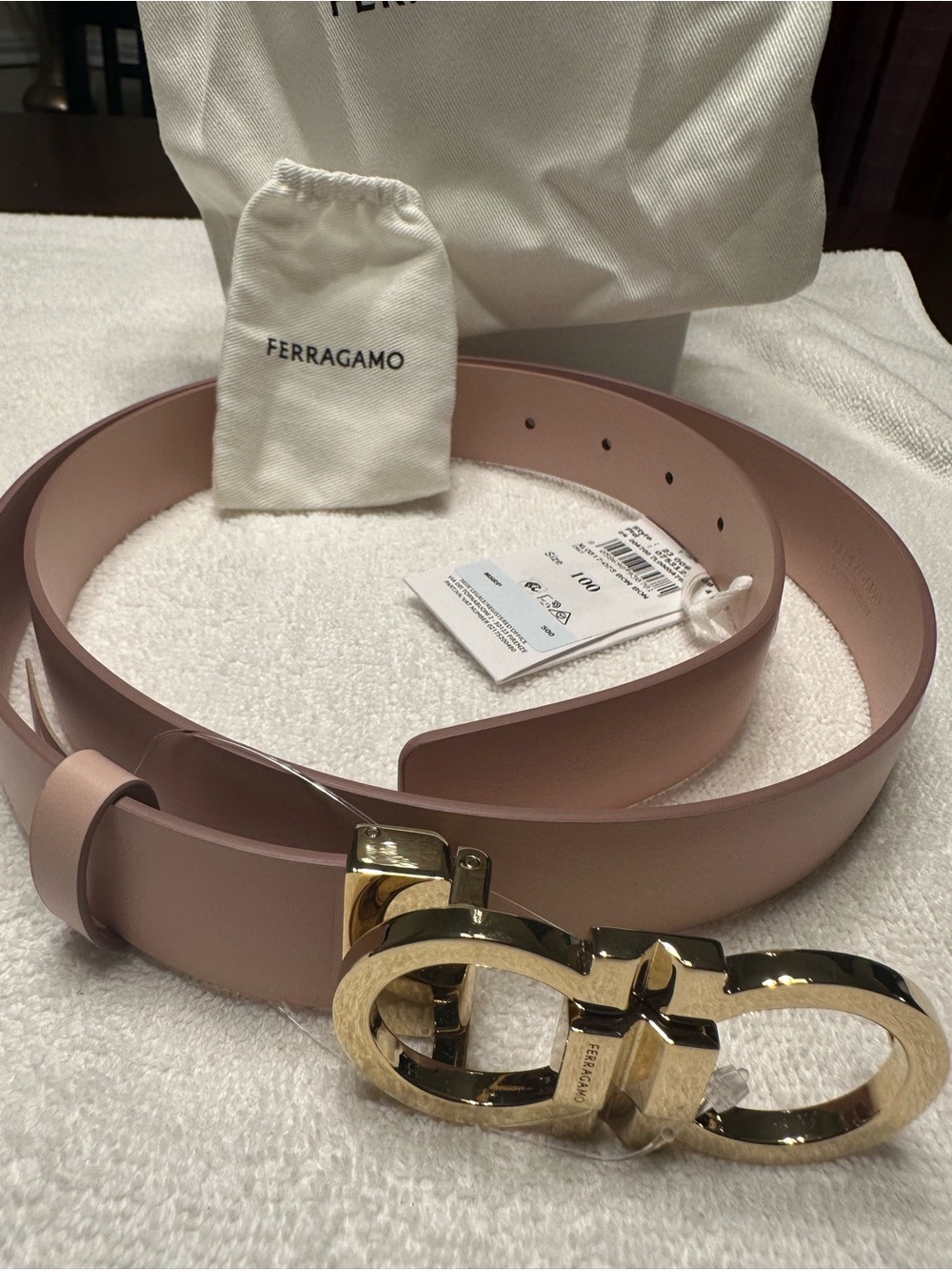 NWT Ferragamo Blush Pink Gancini Leather Belt Gold Buckle Size 100 Adjustable
